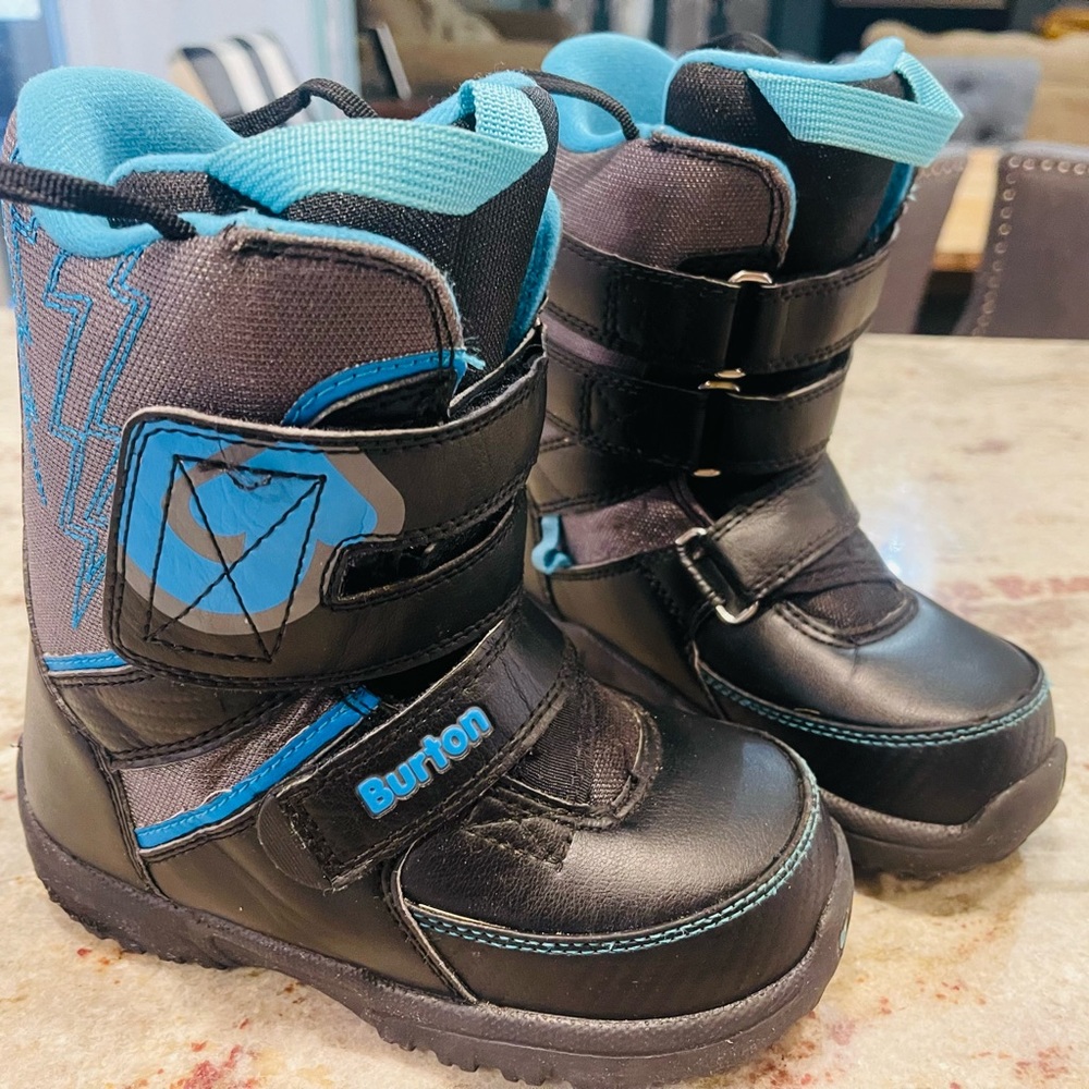 Burton Youth Groom size 1 Snowboard Boots